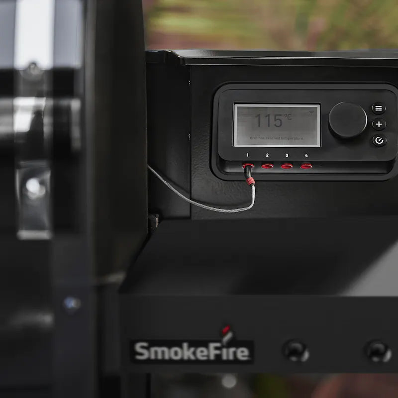 SMOKEFIRE EPX4-HOUTGESTOOKTE PELLETBARBECUE STEALTH EDITIE